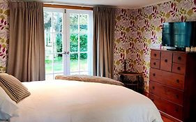 The Oaks- A Beautifully Appointed 1890S Villa