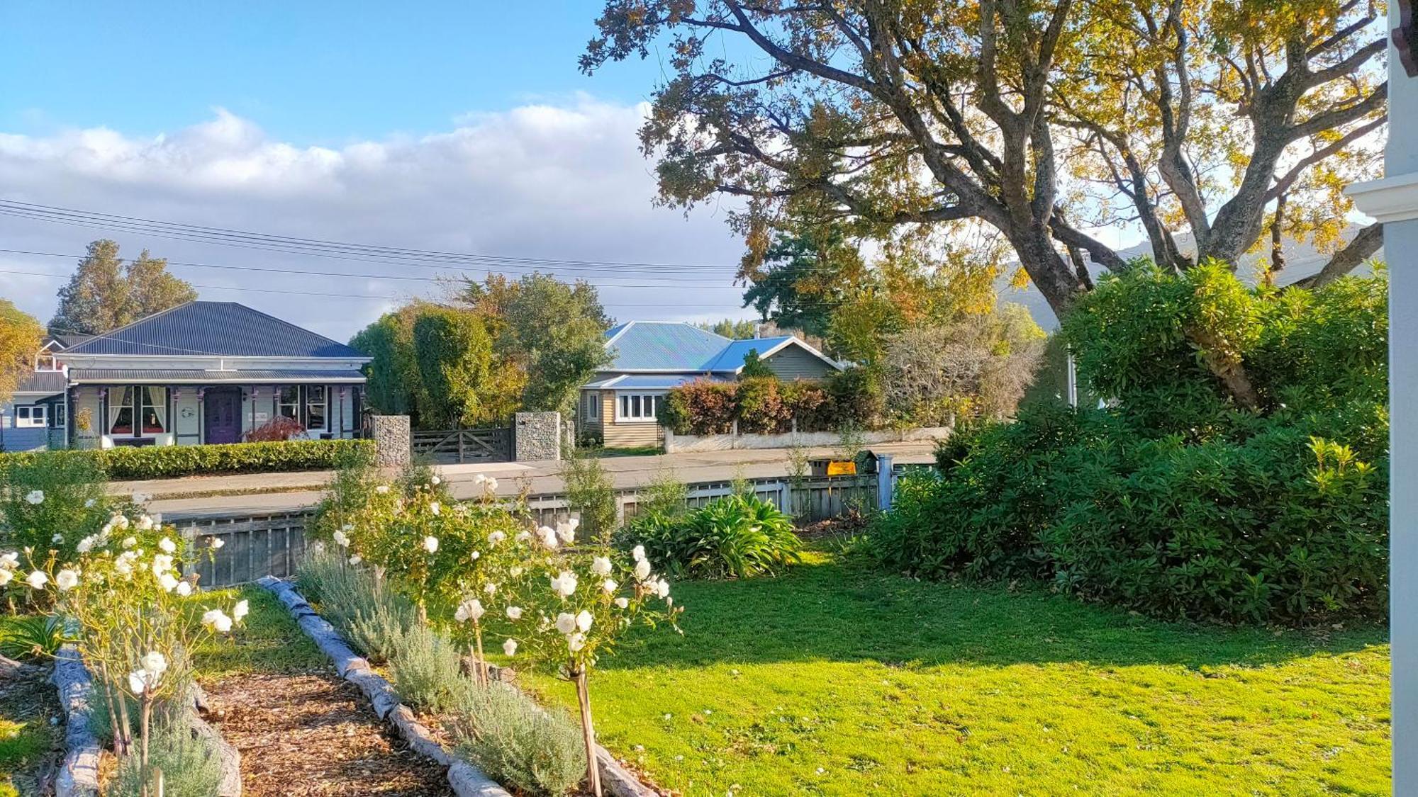 The Oaks- A Beautifully Appointed 1890S Villa Featherston Exterior photo
